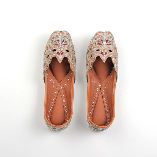 Cutwork Multicolor Zari Punjabi Leather Jutti