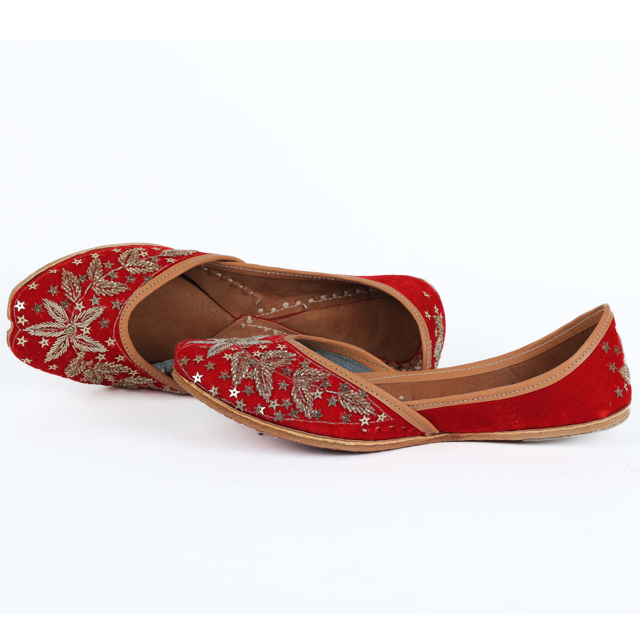 Embroidery Star Velvet Punjabi Jutti