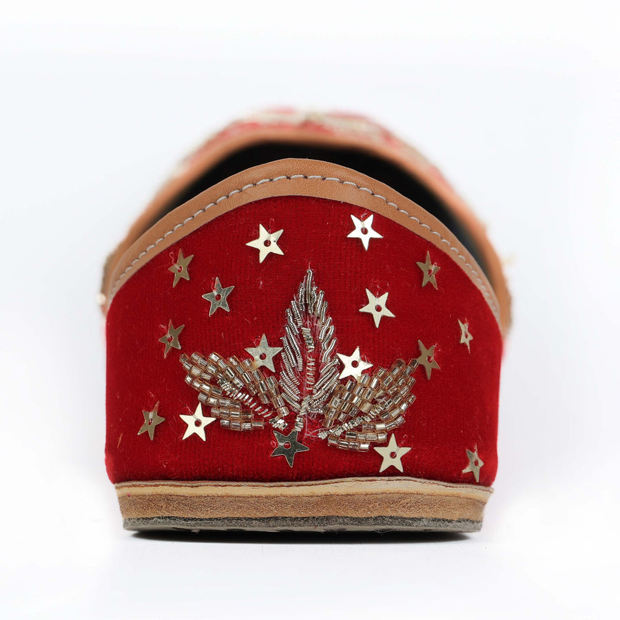 Embroidery Star Velvet Punjabi Jutti