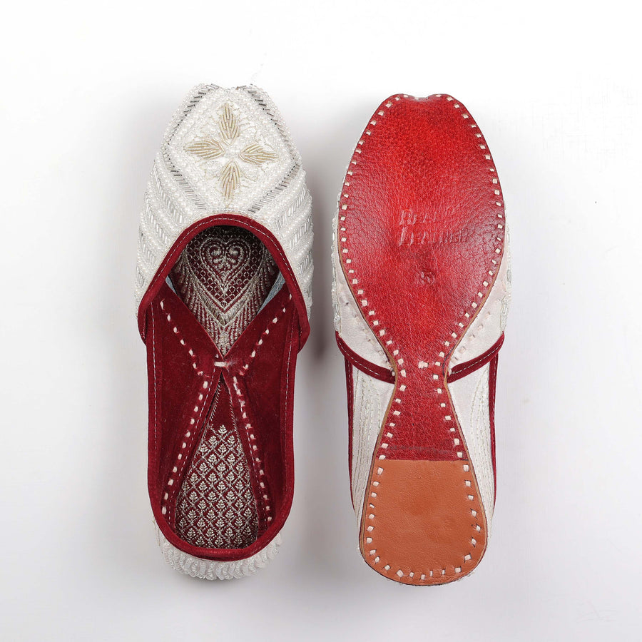 Golden White Handcrafted Punjabi Jutti