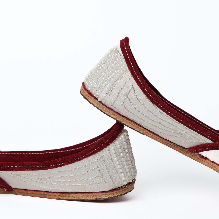 Golden White Handcrafted Punjabi Jutti