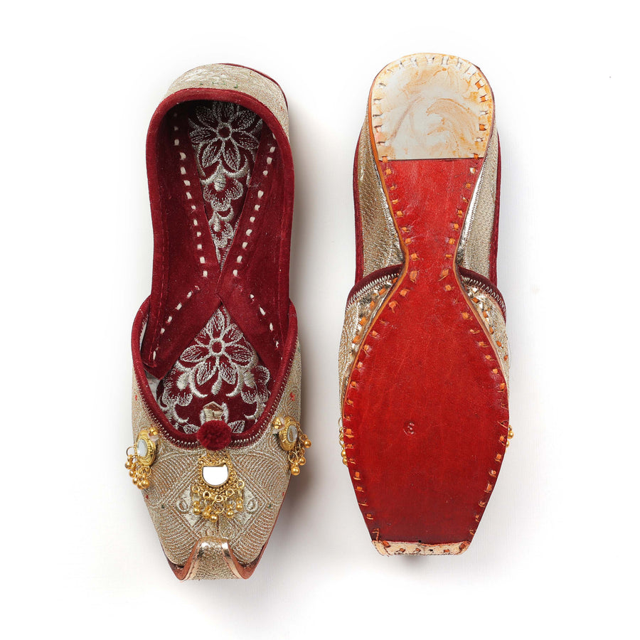 Golden Zari Handcrafted Punjabi Leather Jutti