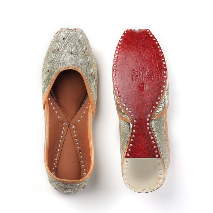 Golden Zari Heritage Punjabi Leather Jutti