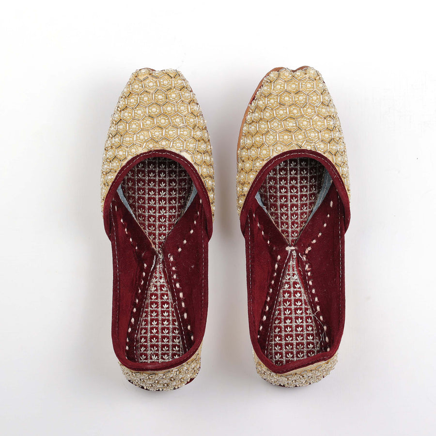 Honeycomb Golden Pearl Punjabi Jutti