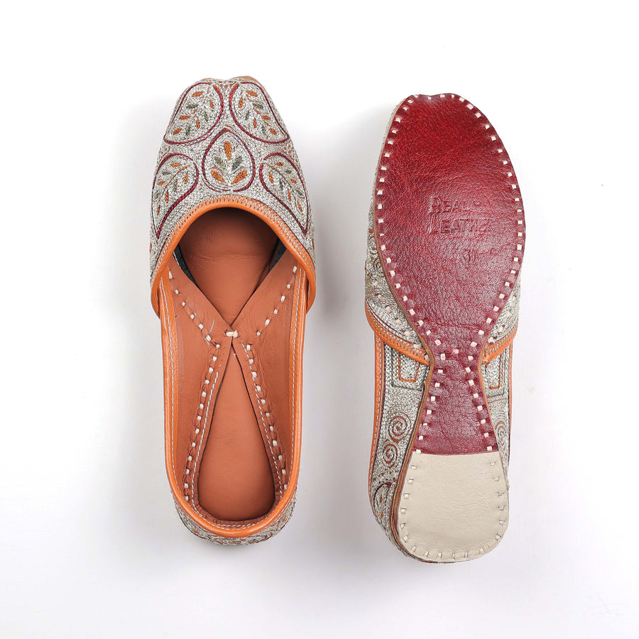 Paisley Design Zari Punjabi Jutti