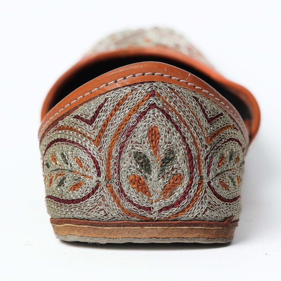 Paisley Design Zari Punjabi Jutti