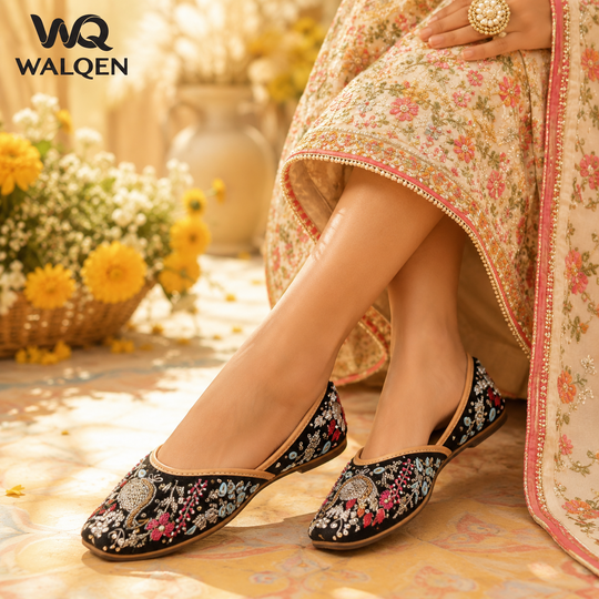 Peacock Embroidery Velvet Punjabi Jutti