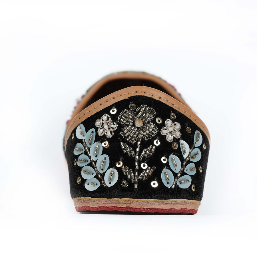 Peacock Embroidery Velvet Punjabi Jutti