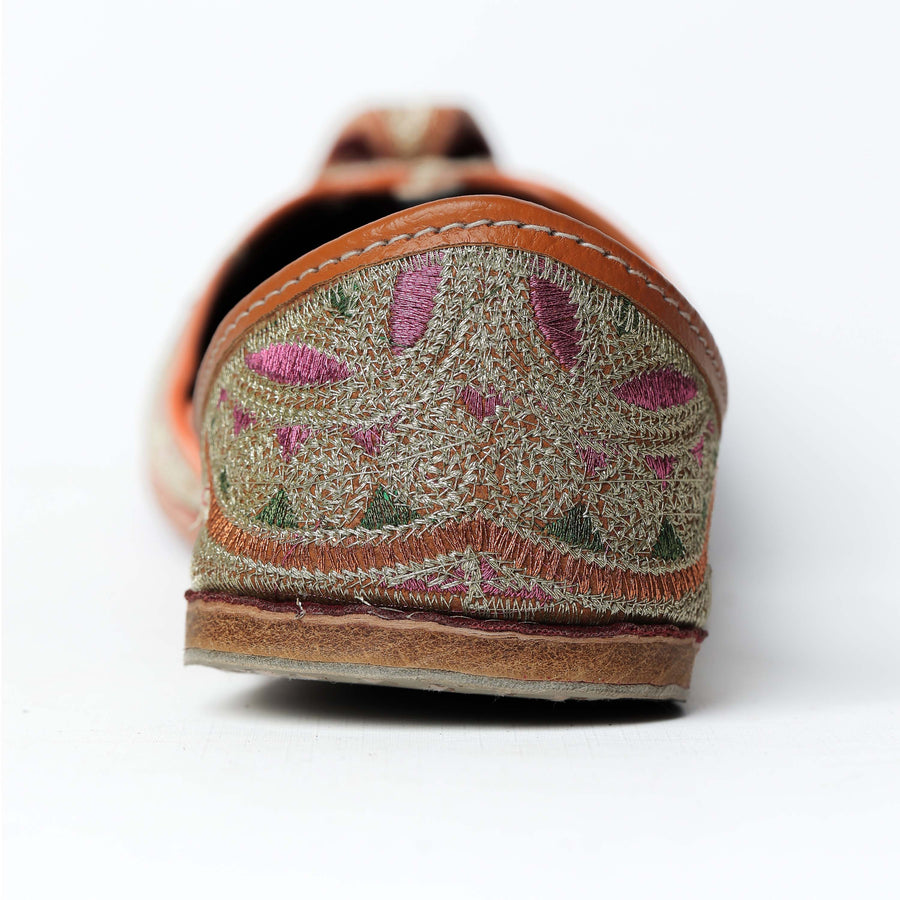 Pink Zari Heritage Punjabi Jutti