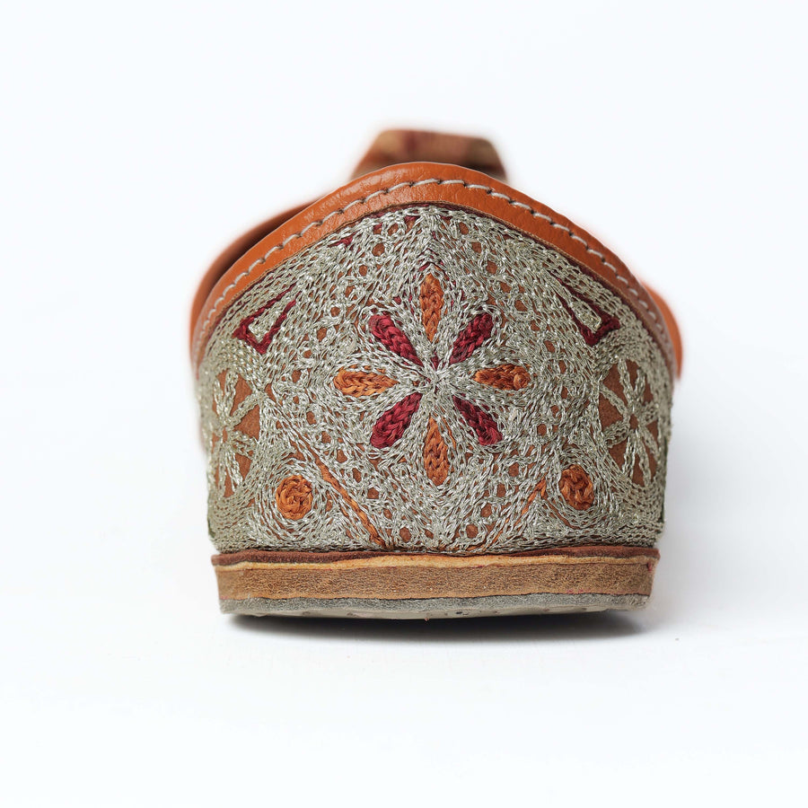 Silver Mustard Embroidery Punjabi Zari Jutti