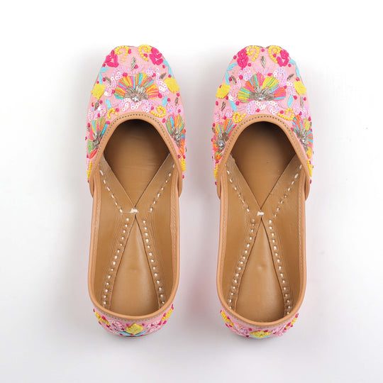 Thread Work Pink Punjabi Jutti