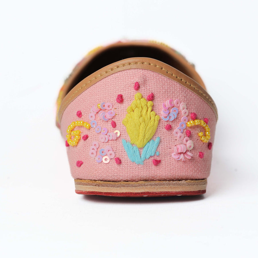Thread Work Pink Punjabi Jutti