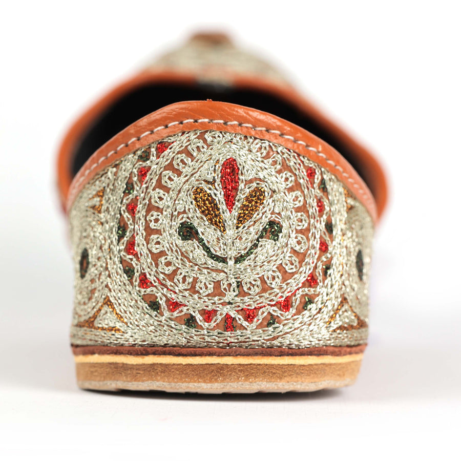 Zari Blossom Tilla Punjabi Leather Jutti