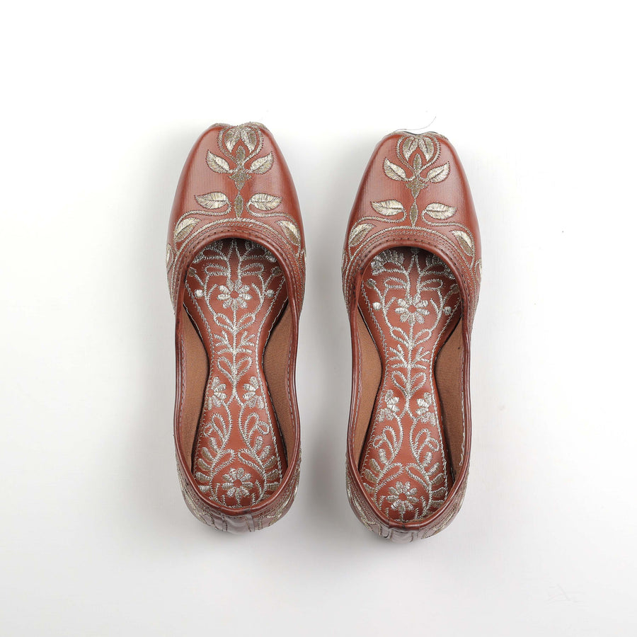 Zari Embroidery Brown Punjabi Jutti
