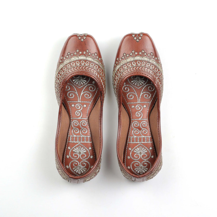 Zari Embroidery Punjabi Jutti