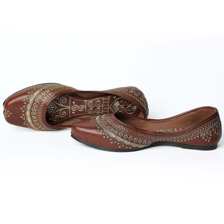 Zari Embroidery Punjabi Jutti